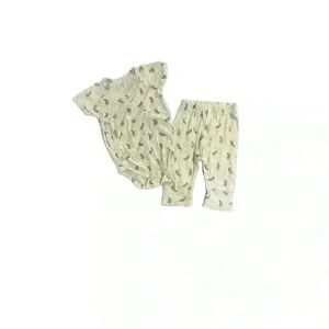Kate Quinn white feather 2 pc. 18-24 months  2 pcs set k79